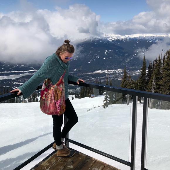 Meet your Posher, Corinne - Picture 1 of 1